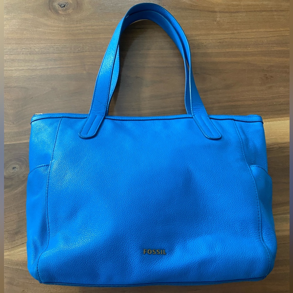 Electric blue leather fossil bag.